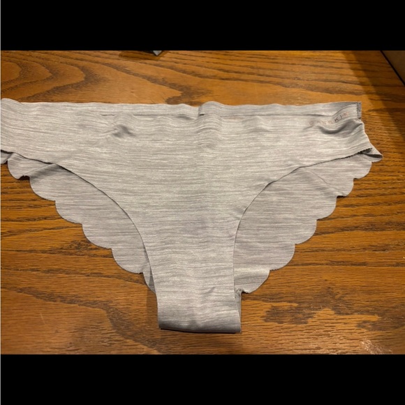 Danskin Gray Scalloped Panties - Picture 1 of 1
